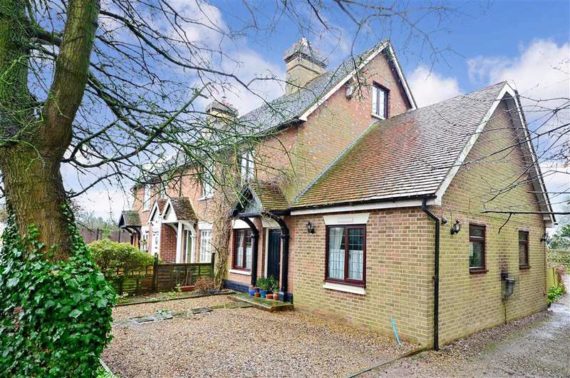 3 Bedroom End of Ter...